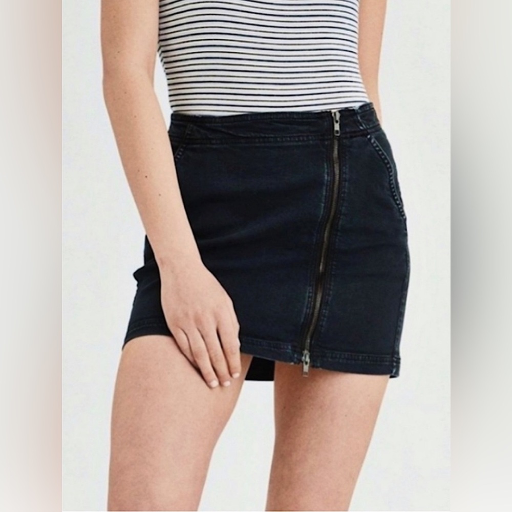 American Eagle Asymetric Zipper Mini Skirt - Black - 2